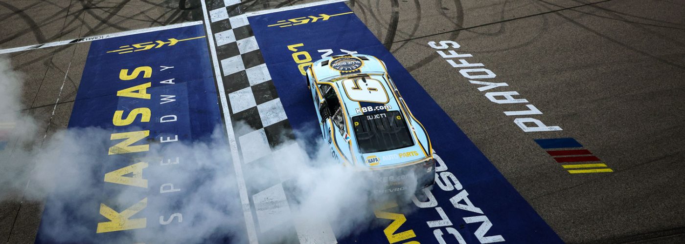 KANSAS CITY, KANSAS - SEPTEMBER 28: Chase Elliott, driver of the #9 Kelley Blue Book Chevrolet, celebrates with a burnout after winning the NASCAR Cup Series Hollywood Casino 400 Presented by ESPN BET at Kansas Speedway on September 28, 2025 in Kansas City, Kansas. (Photo by Chris Graythen/Getty Images)